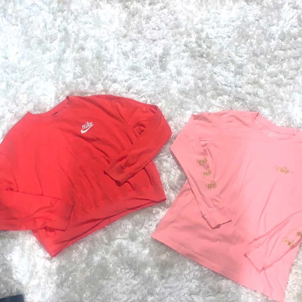 2 Nike Women’s long sleeve tops size M